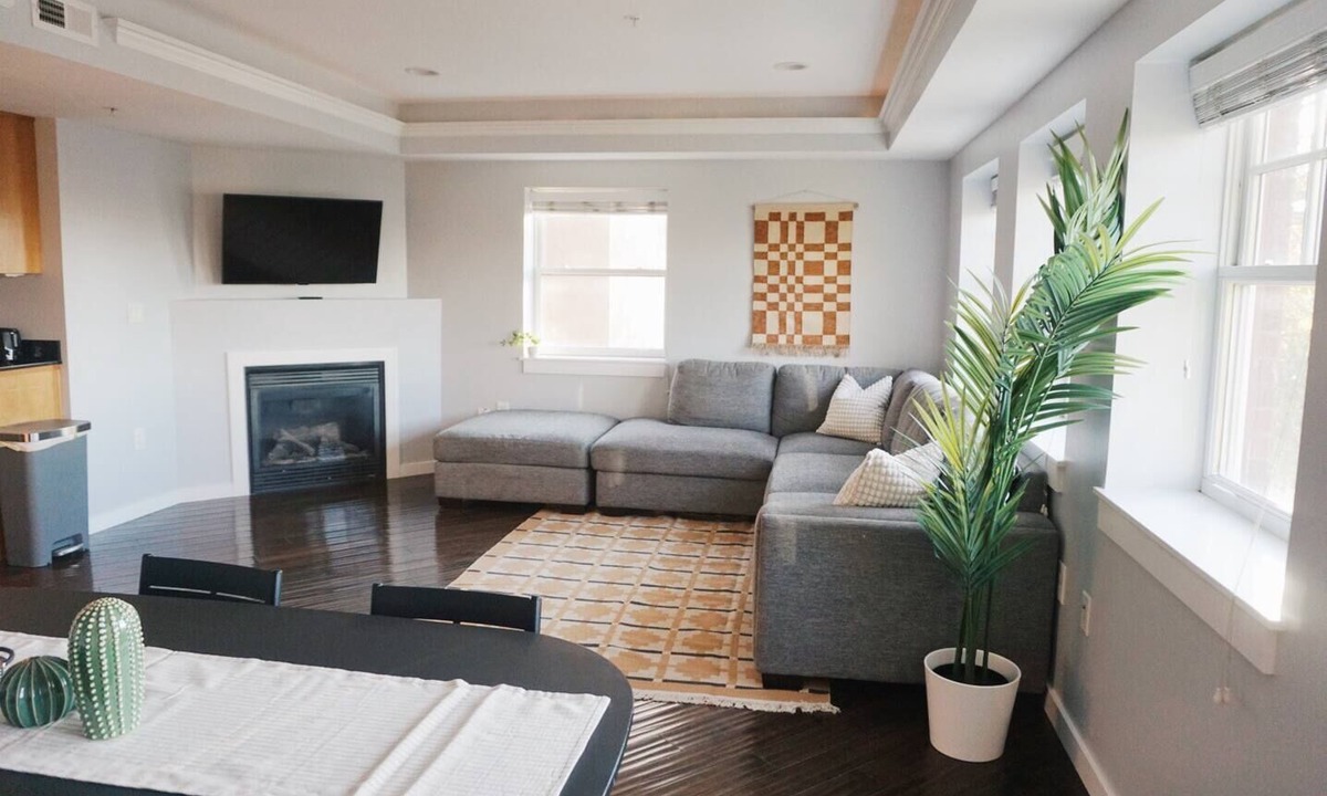 Downtown Salt Lake City Apartment | Modern Downtown Apartment Walk to Restaurants