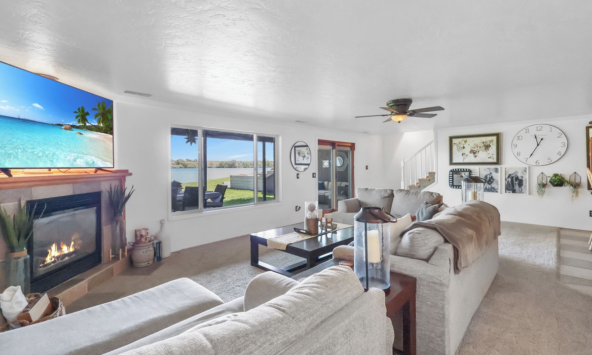 Burley House | Riverfront Retreat in Burley, ID – Walkout Basement, Dock & Peaceful Views