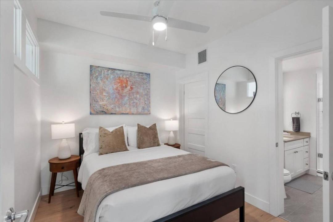 Downtown Salt Lake City Apartment | Vibrant 1BD 1BA Pool, Gym, HTub, Bowling and More