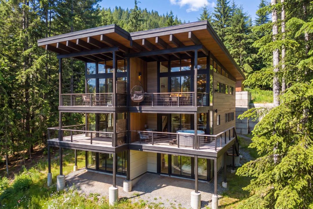 Hyak House | Mountainside House w/Hot Tub, Views & Trails!