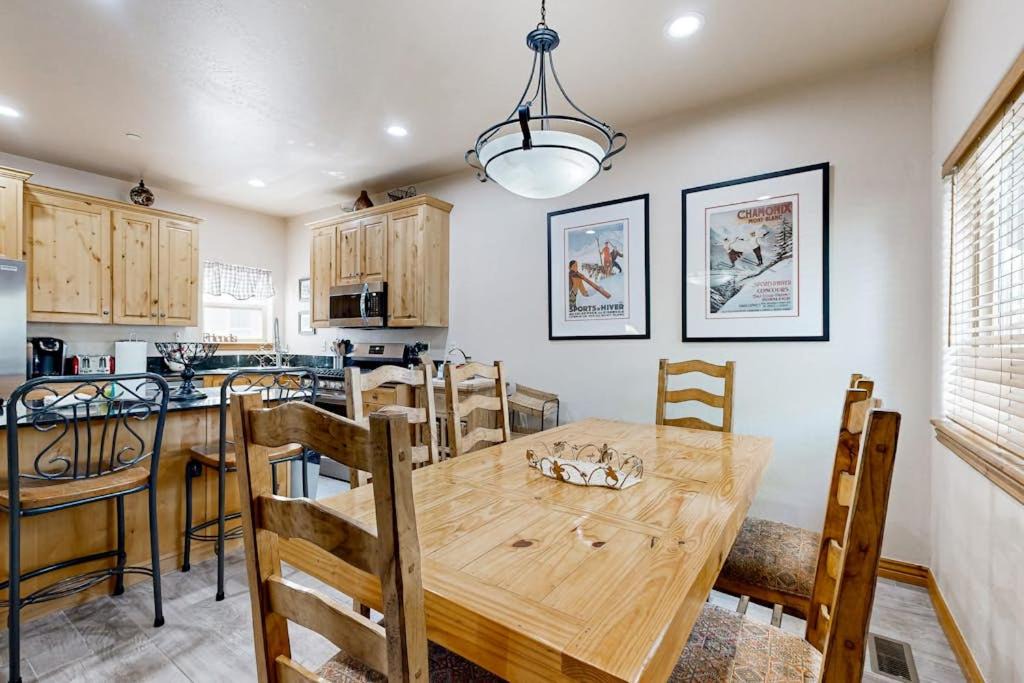 Bear Hollow Village House | Spacious Townhouse with Private Hot Tub & Shared Pool - Near Ski Resort