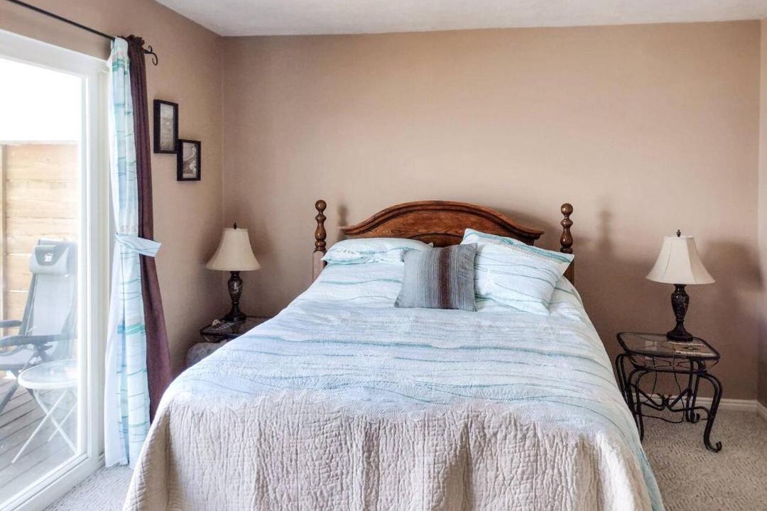 Harbor Village House | Lakeview Condo 871 3