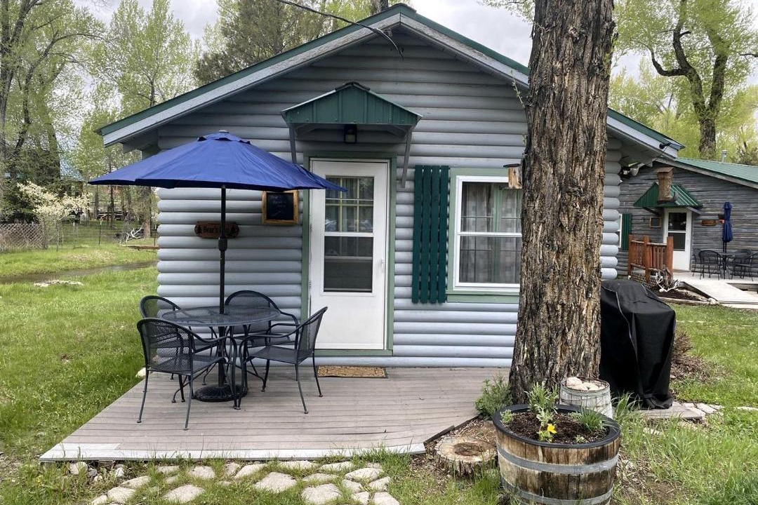 Riverside House | Delightful Secluded Cabin in Riverside, Wyoming