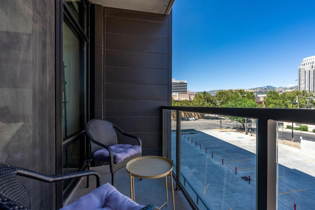 Rio Grande Apartment | Best Amenities Pool Htub Gym Pking Downtown Views