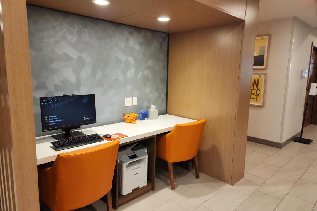Idaho Falls Hotel | Holiday Inn Express Hotel & Suites Idaho Falls by IHG