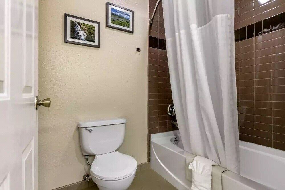 Photo of Bathroom in Worland