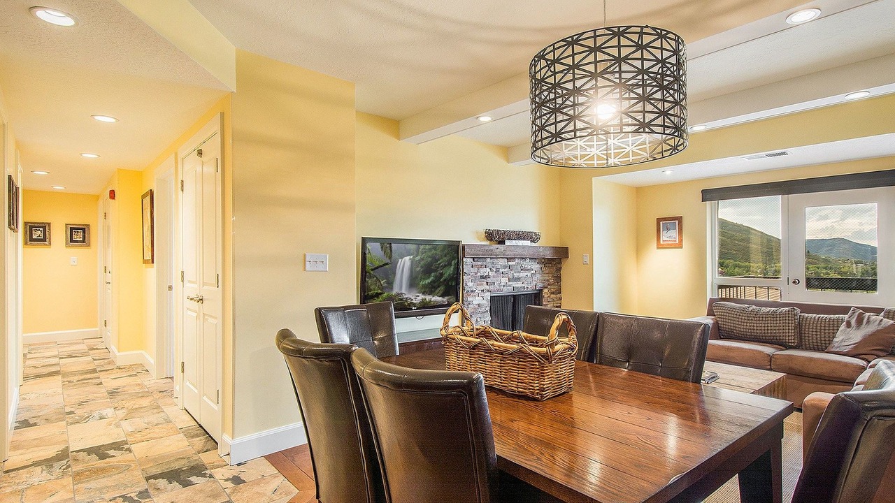 Photo of Livingroom in North Park City