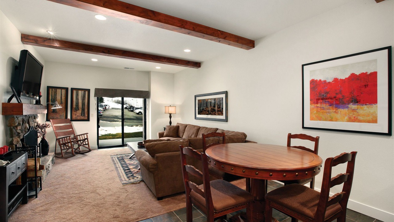 Photo of Livingroom in North Park City