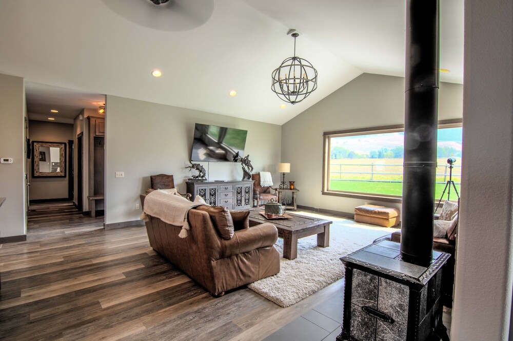 Photo of Livingroom in Livingston