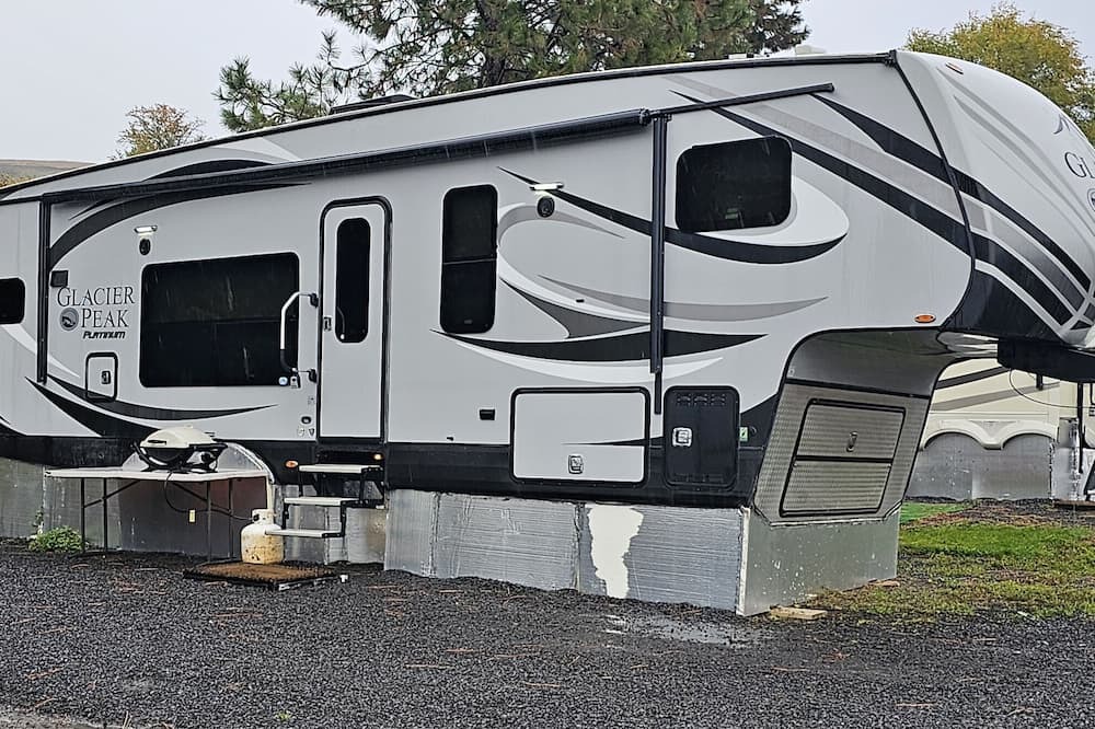 Photo of Outdoor in Lenore