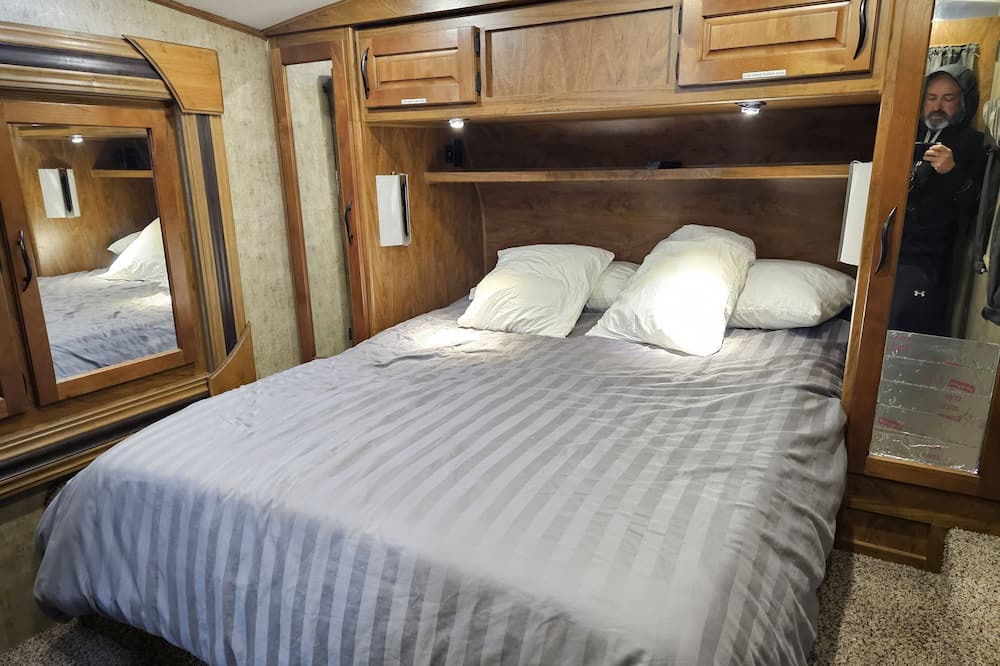 Photo of Bedroom in Lenore