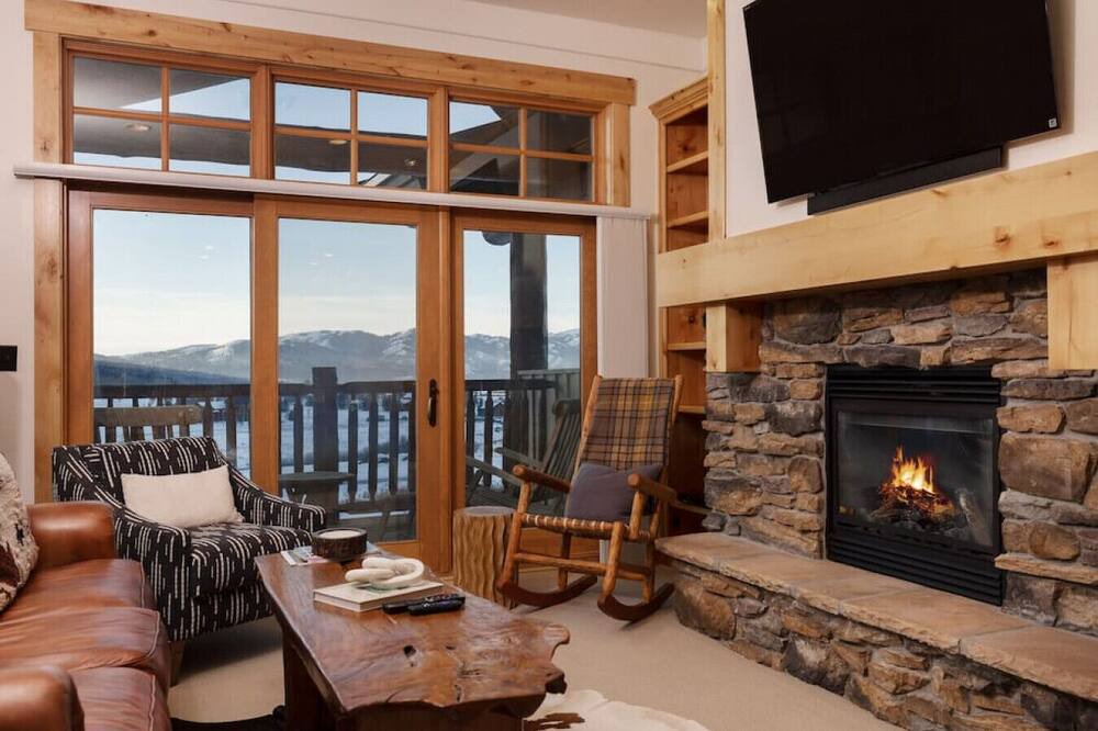 Photo of Livingroom in Victor