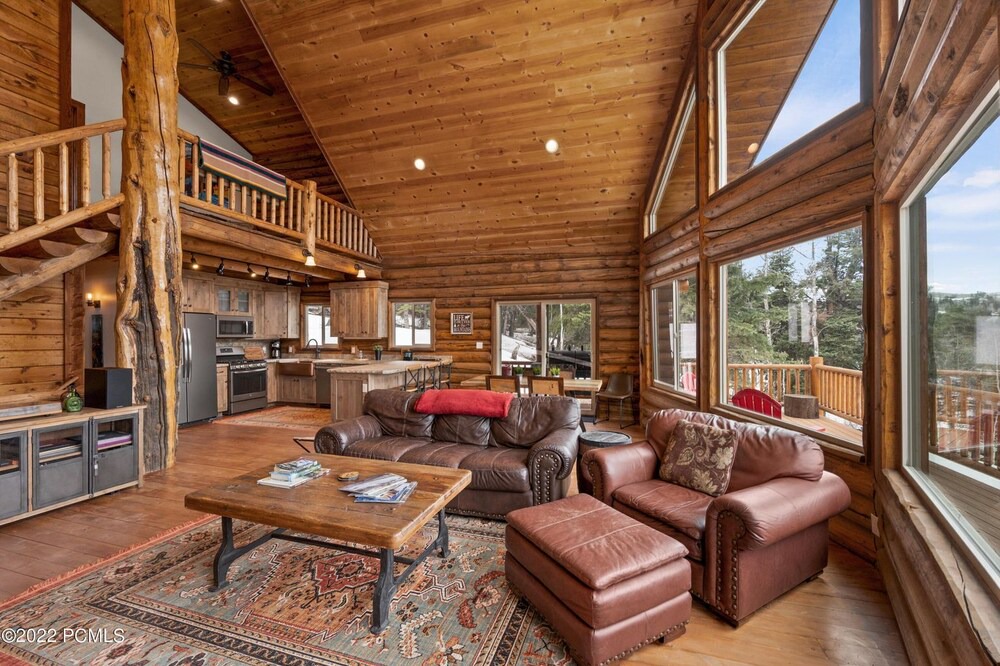 Photo of Livingroom in Tollgate Canyon