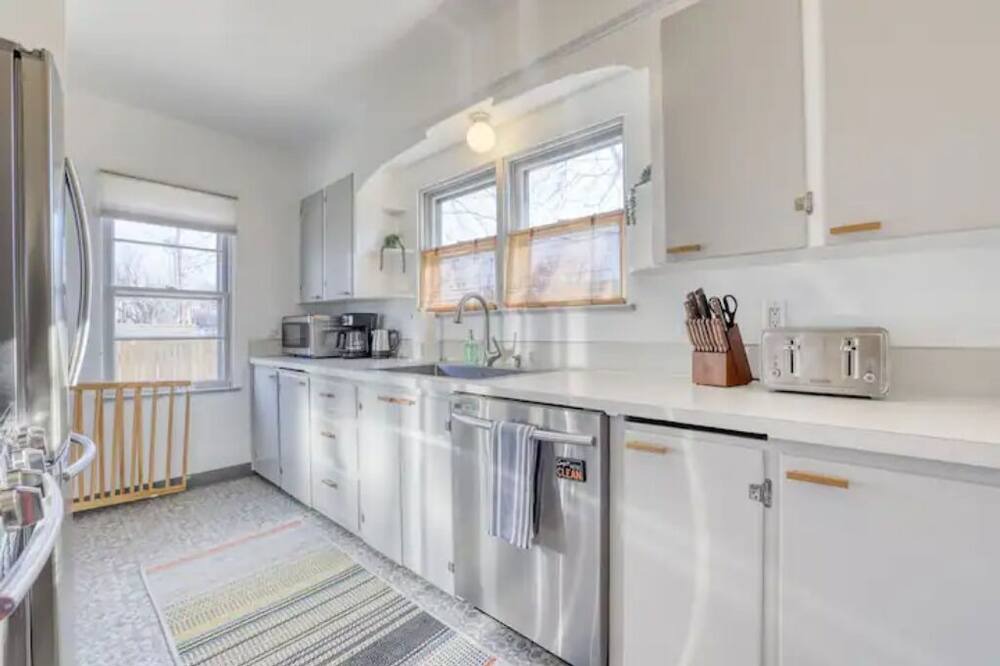 Photo of Kitchen in Depot Bench