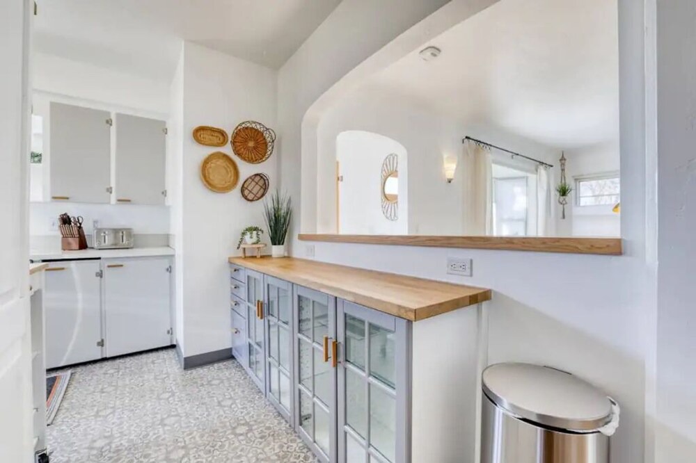 Photo of Kitchen in Depot Bench