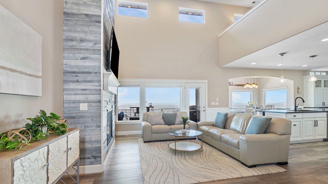 Photo of Livingroom in North Ogden
