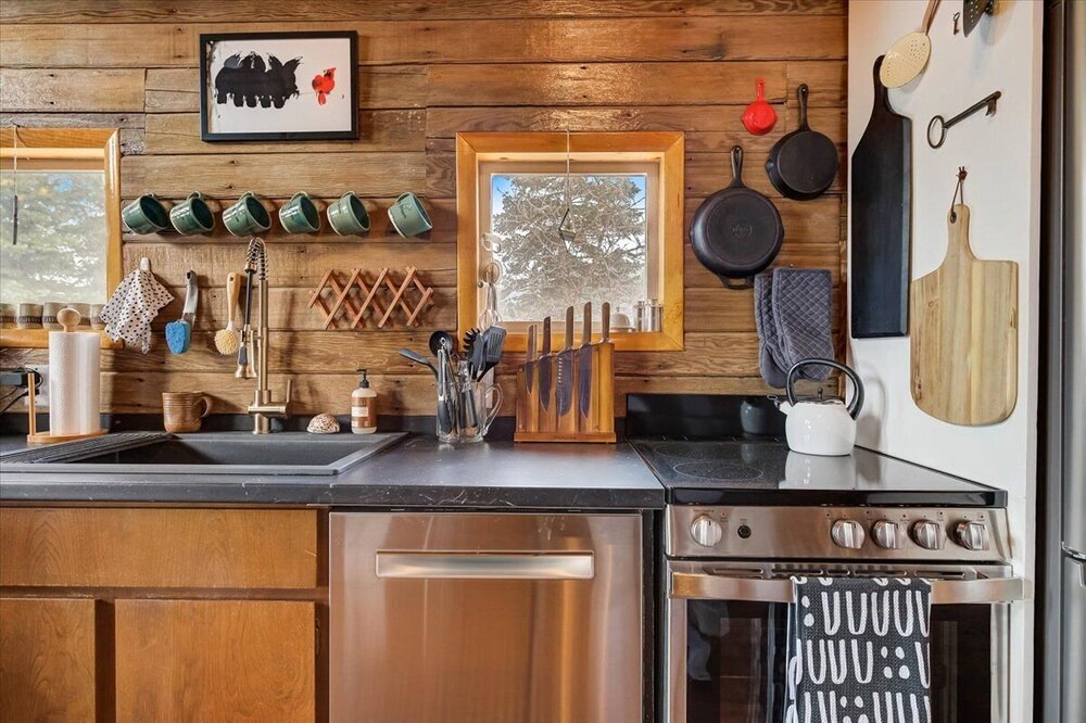 Photo of Kitchen in Tollgate Canyon