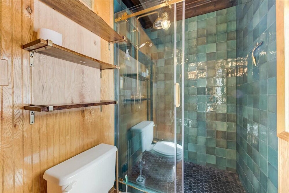 Photo of Bathroom in Tollgate Canyon