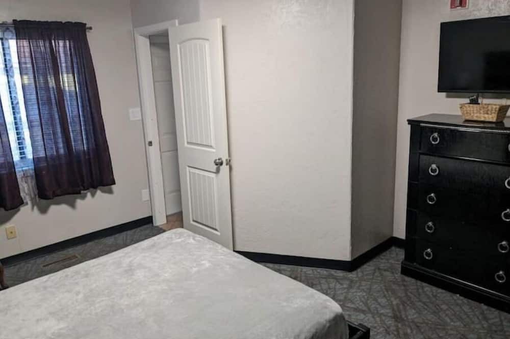 Photo of Bedroom in Shelley