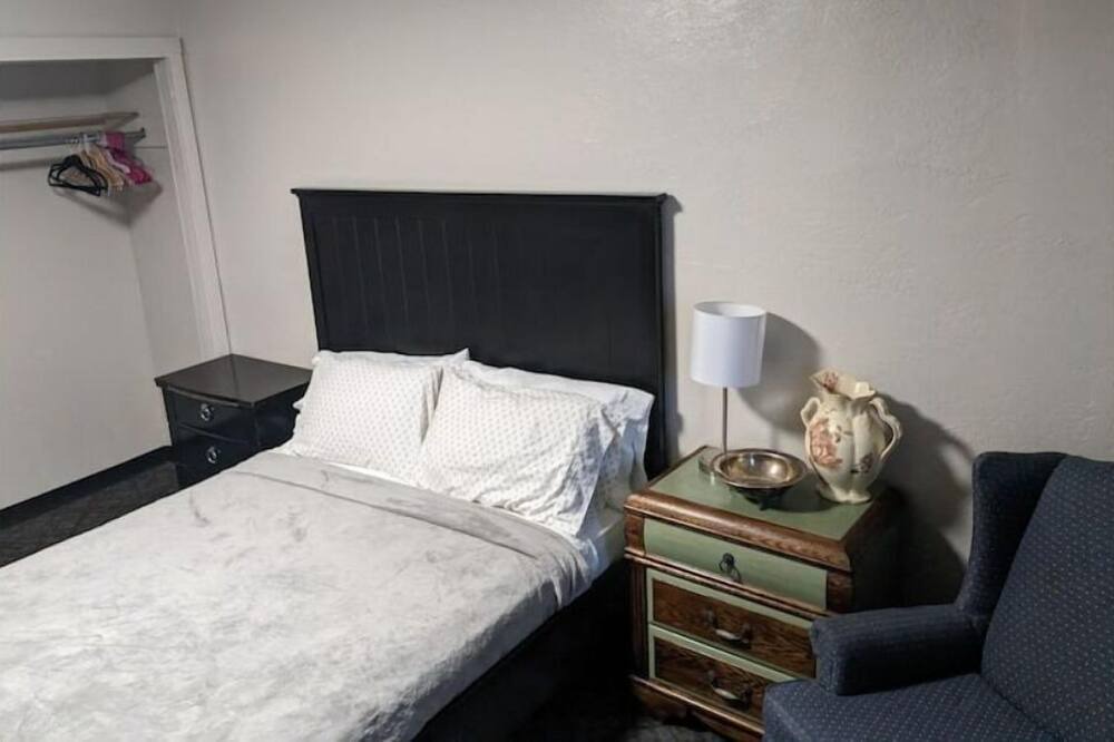 Photo of Bedroom in Shelley