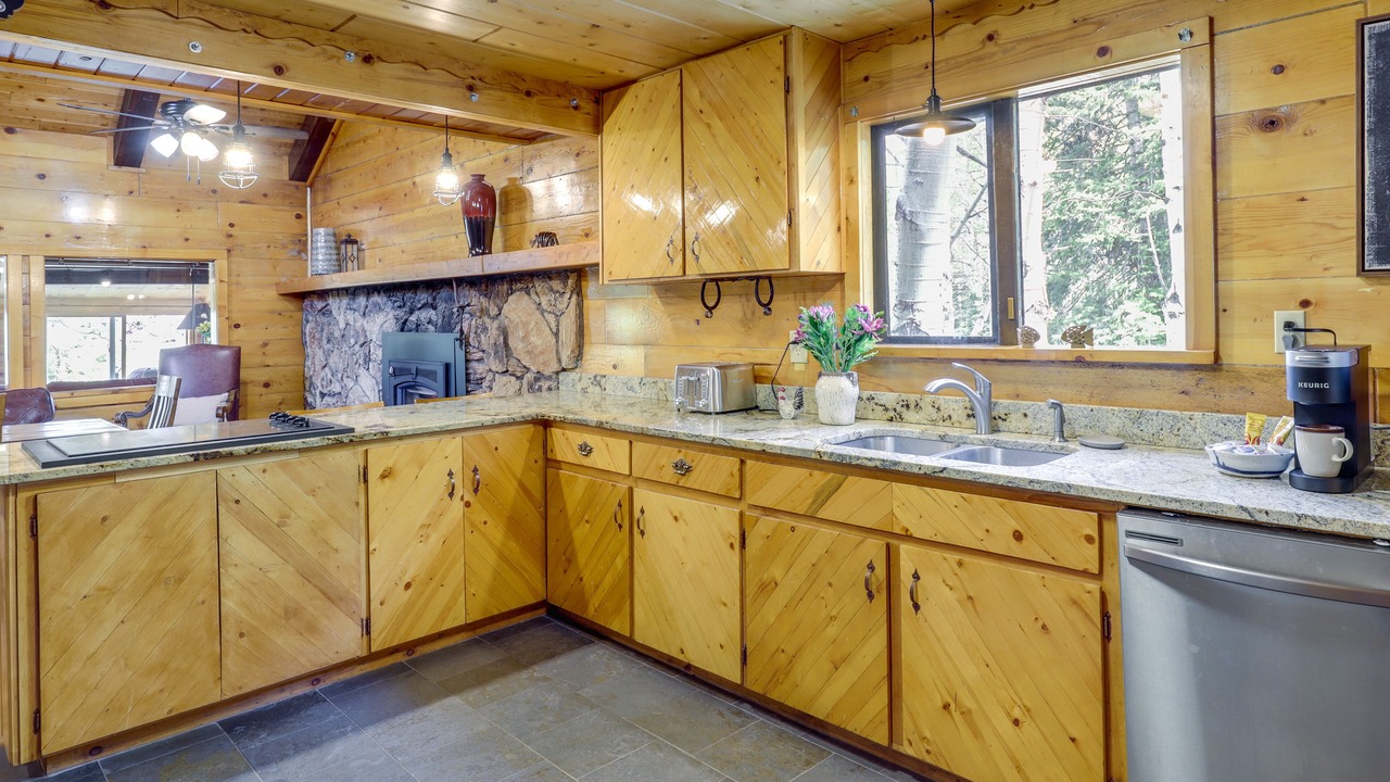 Photo of Kitchen in Tollgate Canyon