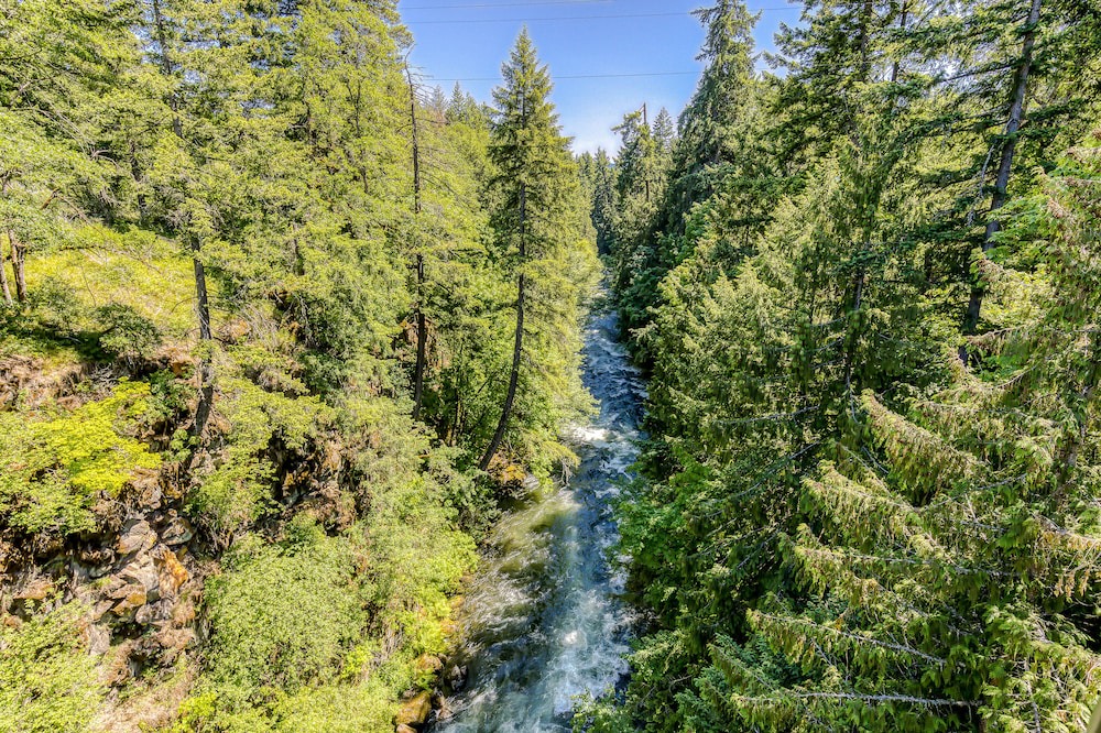 Photo of Others in White Salmon