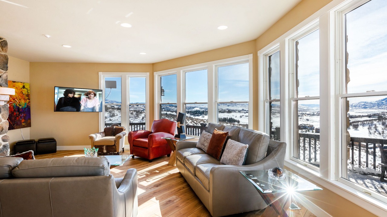 Photo of Livingroom in Silver Summit