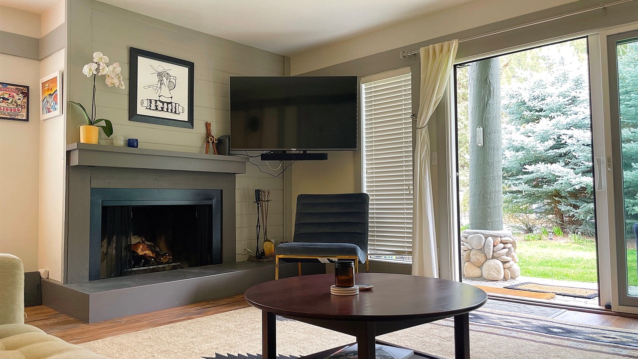 Photo of Livingroom in Warm Springs