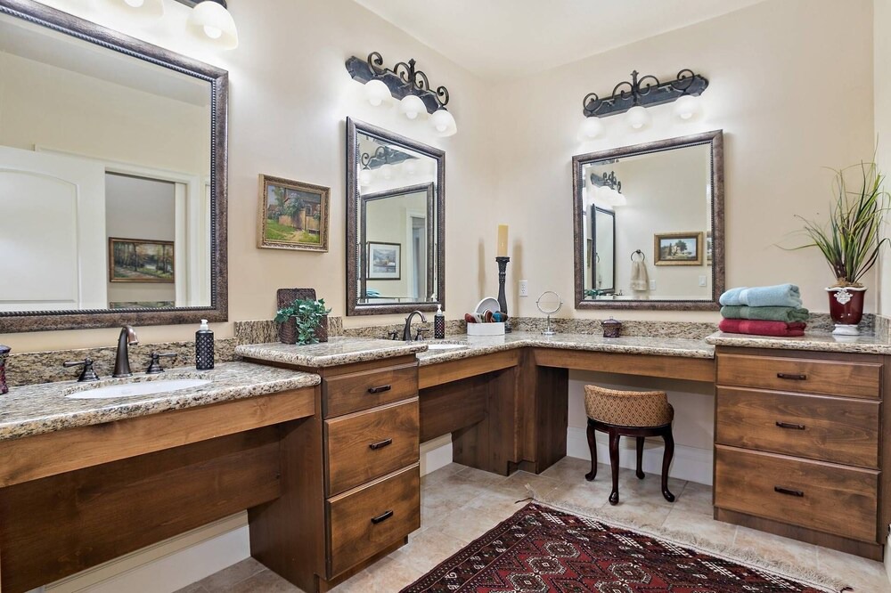 Photo of Bathroom in Cedar Hills