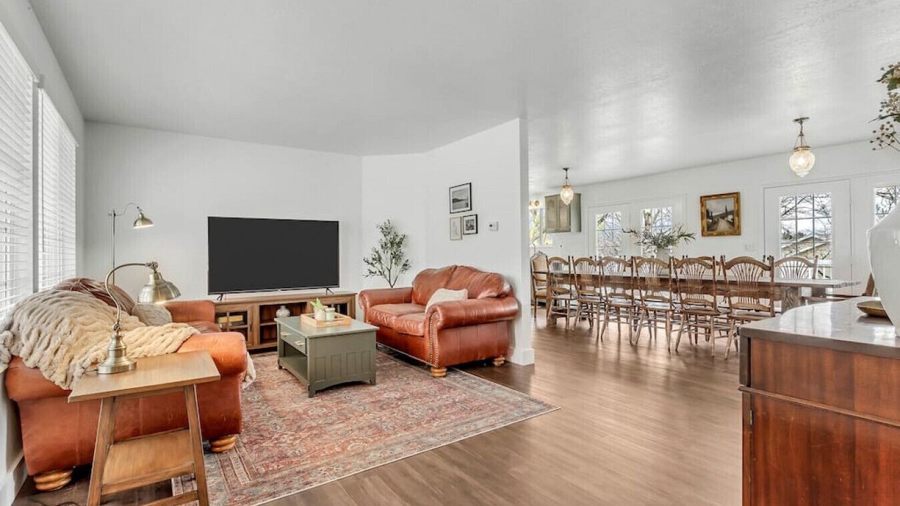 Photo of Livingroom in North Ogden