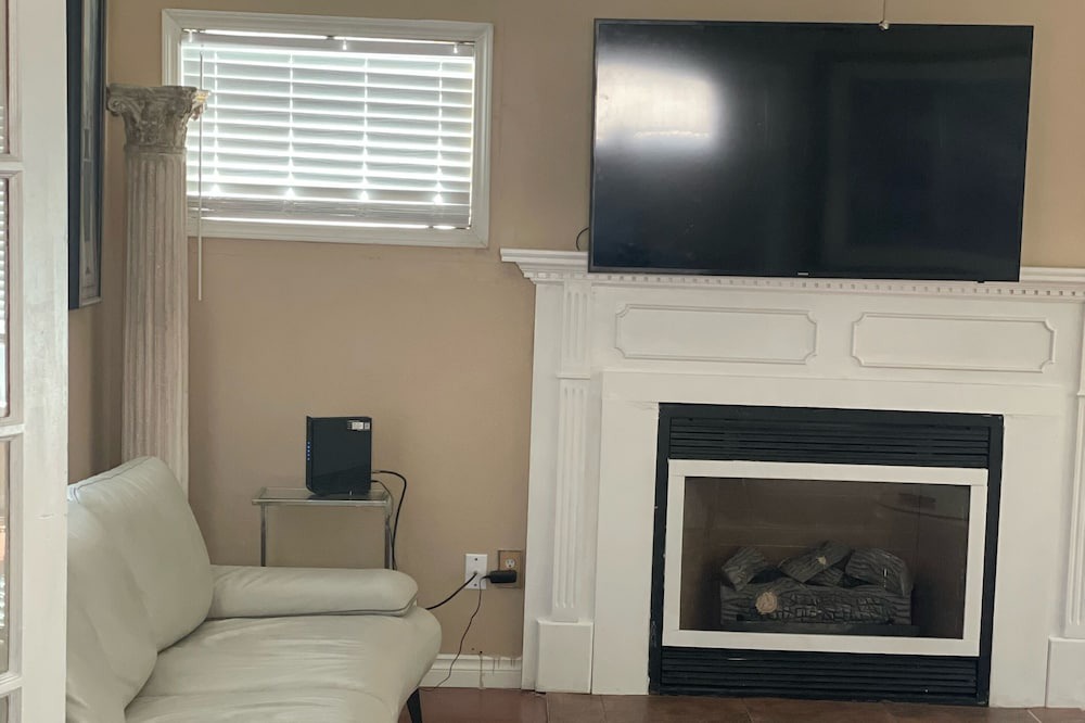 Photo of Livingroom in Hilltop