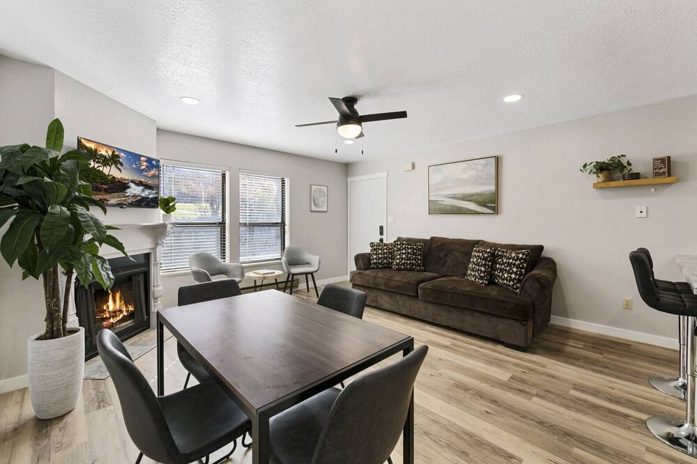 Photo of Livingroom in Wolf Creek