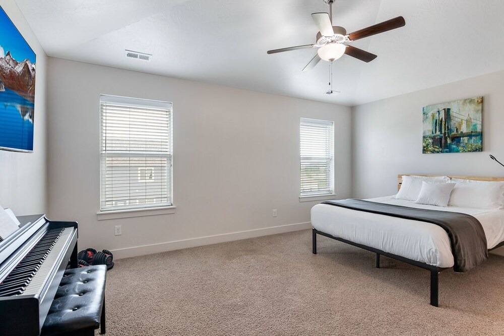 Photo of Bedroom in Eagle Mountain
