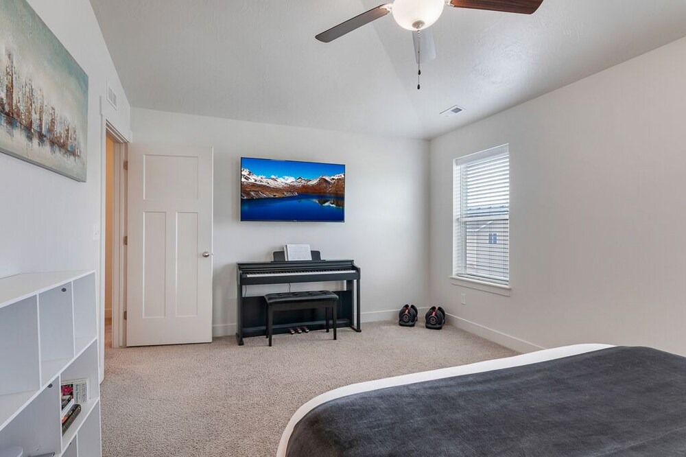 Photo of Bedroom in Eagle Mountain