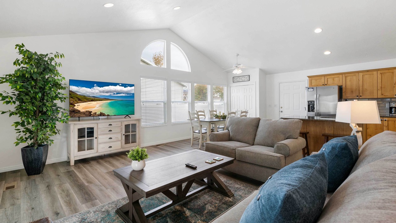 Photo of Livingroom in Layton