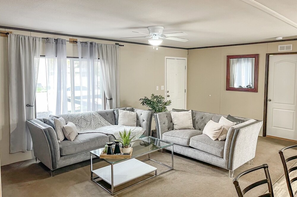 Photo of Livingroom in West Valley