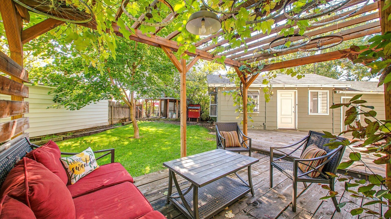 Photo of Outdoor in Depot Bench
