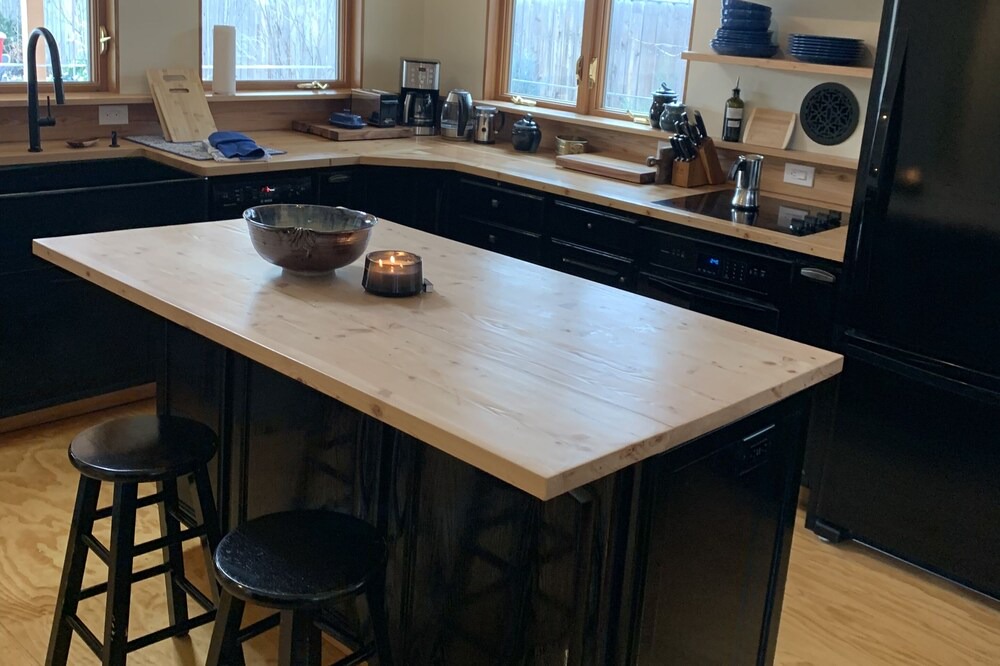 Photo of Kitchen in Depot Bench