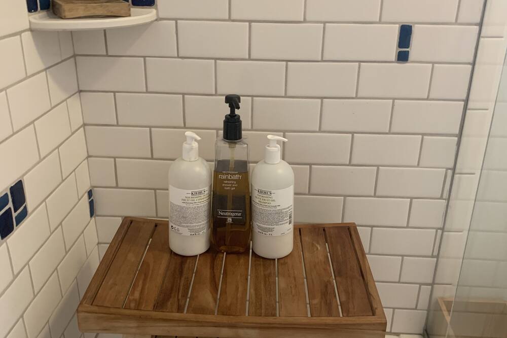 Photo of Bathroom in Depot Bench