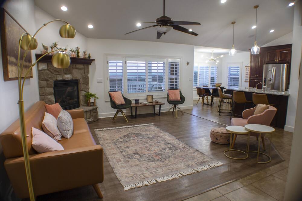 Photo of Livingroom in North Logan