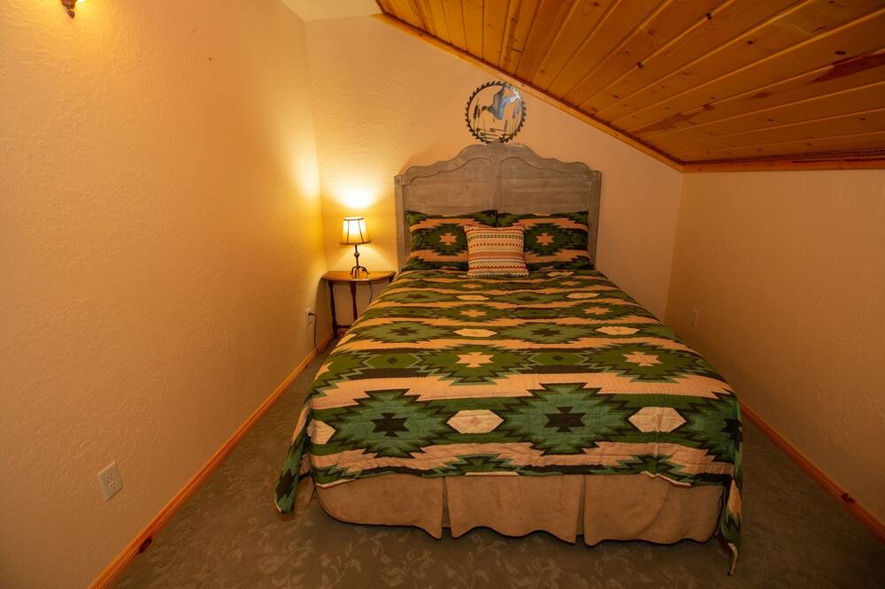 Photo of Bedroom in Irwin