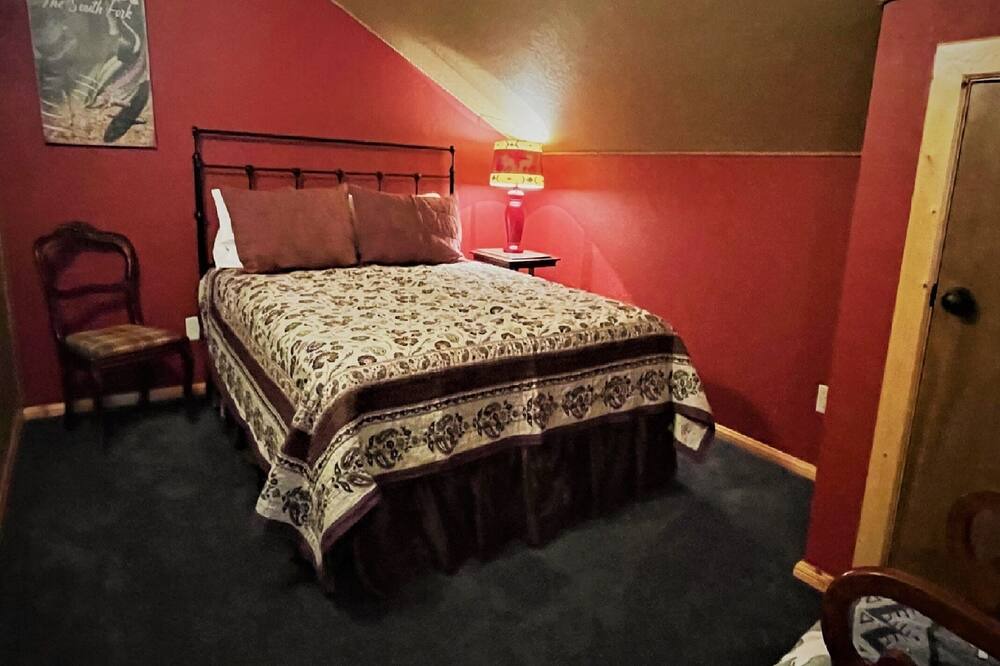 Photo of Bedroom in Irwin