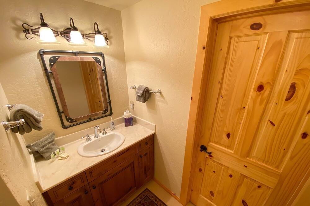 Photo of Bathroom in Irwin