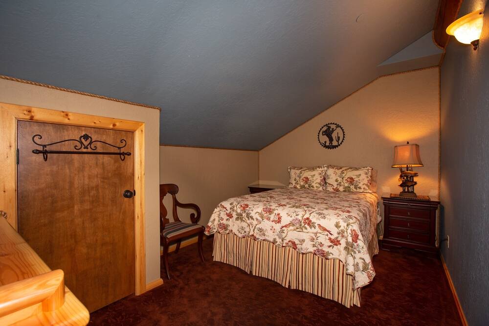 Photo of Bedroom in Irwin