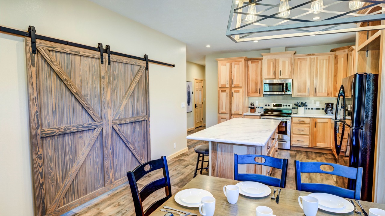 Photo of Kitchen in West Yellowstone
