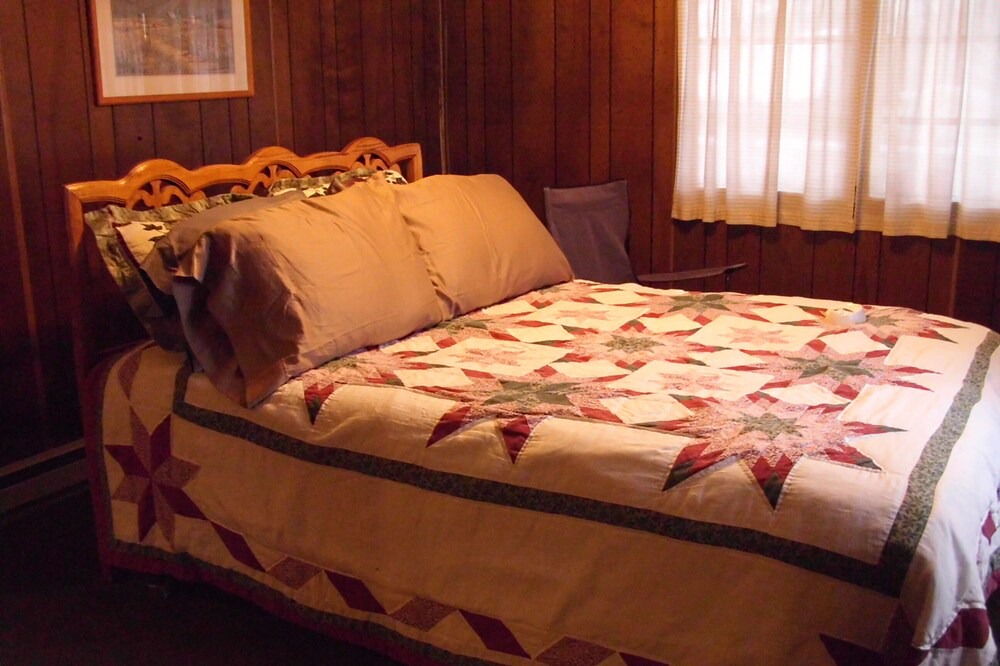 Photo of Bedroom in Hot Springs