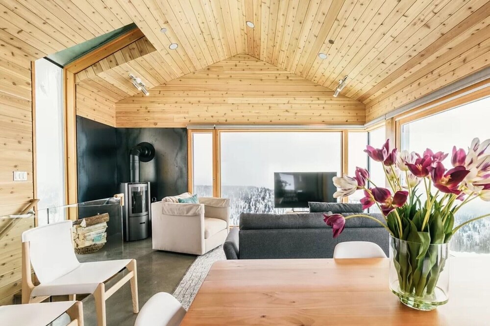 Photo of Livingroom in Eden