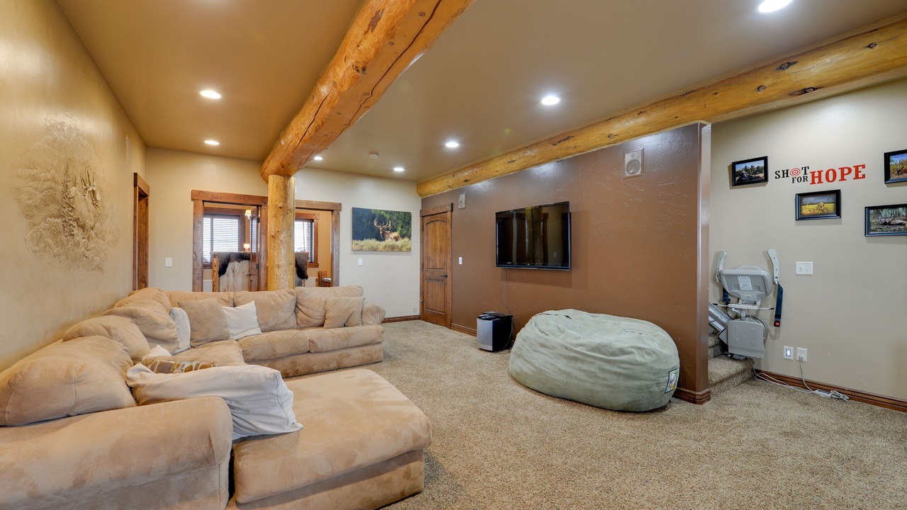 Photo of Livingroom in Madison County