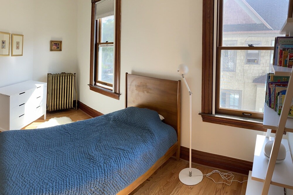 Photo of Bedroom in University District