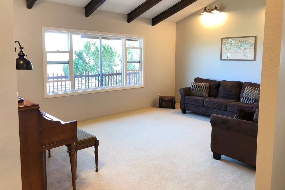 Photo of Livingroom in Sugar City
